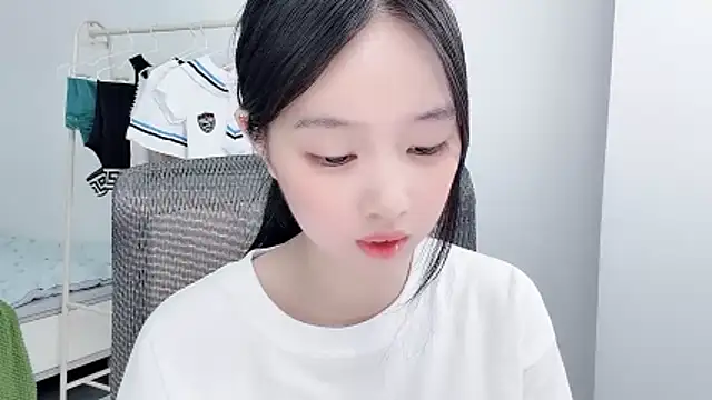 Yoyo33355 online show from 07-18-26, 03:33