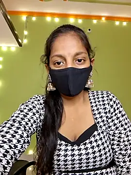 Miss Aaisha online show from 06-18-26, 08:36