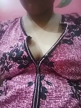 Snapshot of Rimaroy19 chatting on 05-24-26, 01:38 Rimaroy19 online show from 05-24-26, 01:38
