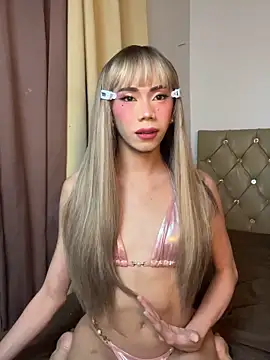 CassandraLovve online show from 06-17-26, 08:06