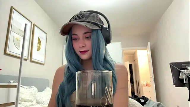 elfLiana online show from 05-31-26, 04:47