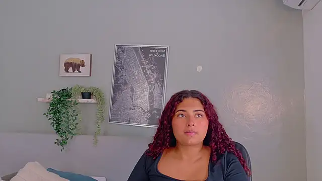 AmeliaLaurent  online show from 07-24-26, 06:17