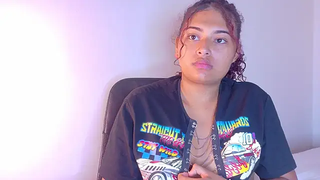 AmeliaLaurent  online show from 07-27-26, 05:09
