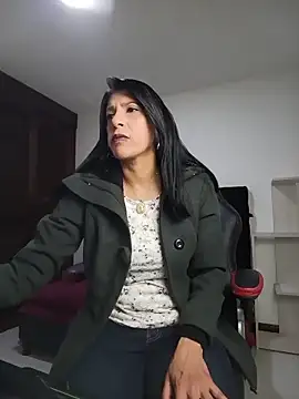 Samantha01 Rosse01 online show from 06-10-26, 03:44