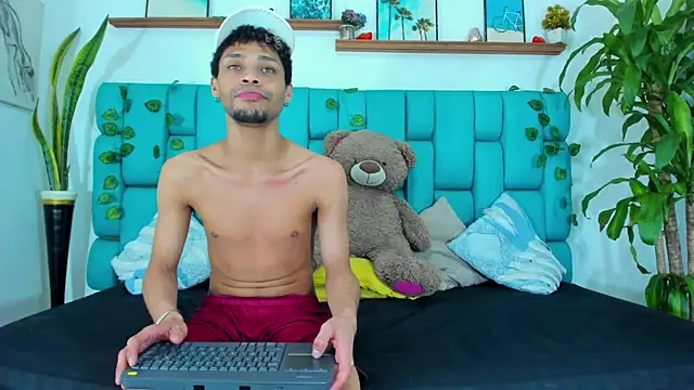 STRANGER BOYS online show from 07-26-26, 05:31