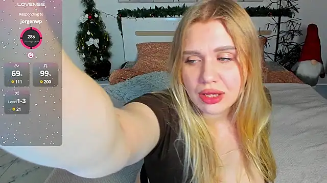 Snapshot of Sky_BlondeX chatting on 12-26-24, 11:32 Sky BlondeX online show from 12-26-24, 11:32