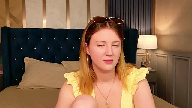 Laura Stellar online show from 07-14-26, 05:45