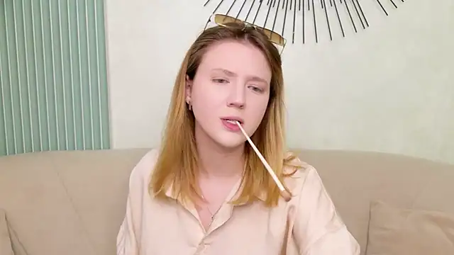 Laura Stellar online show from 07-28-26, 05:58