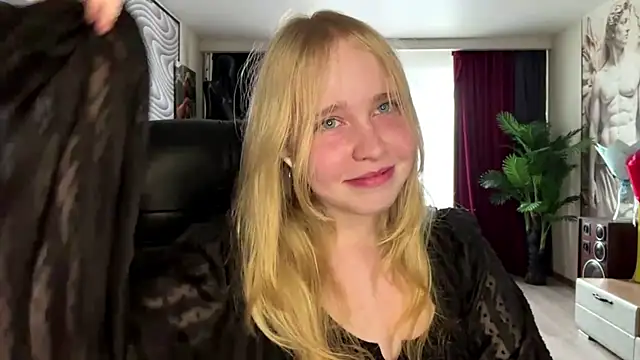 AnnyRocky online show from 05-28-26, 11:51