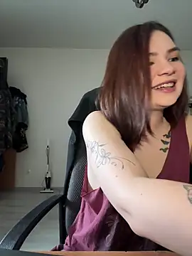 Snapshot of Baby_Vivian_ chatting on 06-16-26, 10:01 Baby Vivian online show from 06-16-26, 10:01