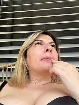 evaxxxcurvyxxx online show from 06-19-26, 09:57
