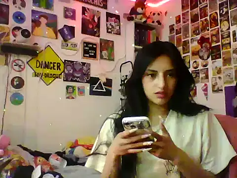 angelgirl2006 online show from 05-26-26, 08:05