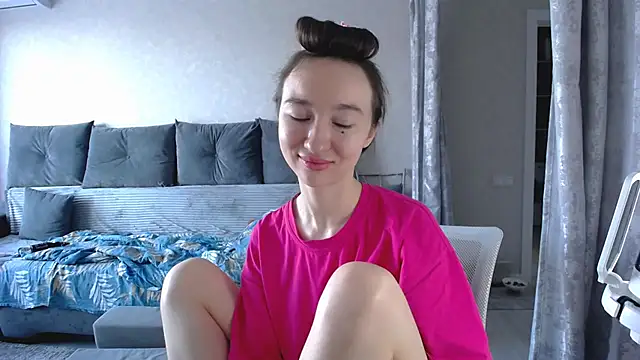 Maryana Ro online show from 10-21-25, 07:53