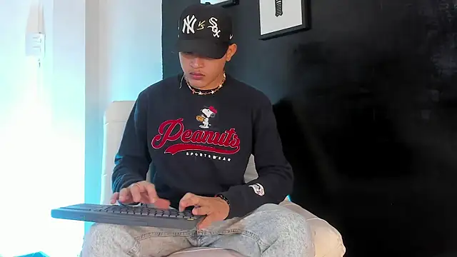 Snapshot of Nico_Saint_ chatting on 06-04-26, 11:16 Nico Saint online show from 06-04-26, 11:16