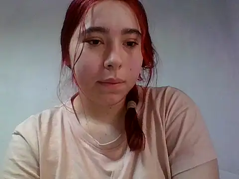 Annisofi000 online show from 06-07-26, 07:06
