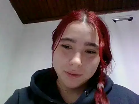 Annisofi000 online show from 06-08-26, 01:28