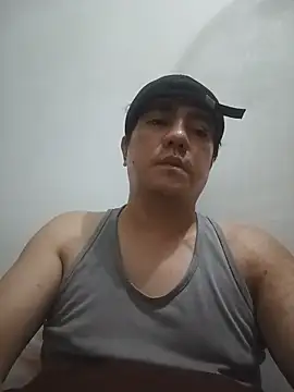 Snapshot of hotboyrider chatting on 05-27-26, 03:47 hotboyrider online show from 05-27-26, 03:47