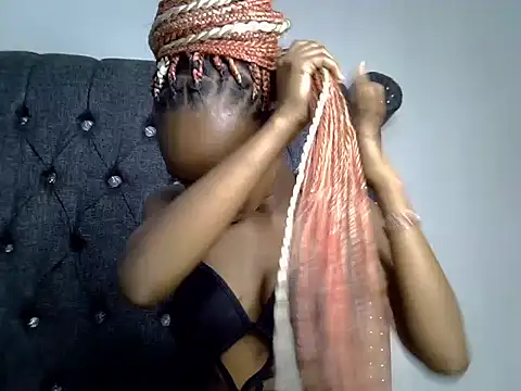 cocolaurah online show from 06-17-26, 03:13