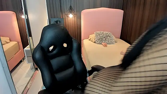 NATYBUNNY1 online show from 07-27-26, 12:56