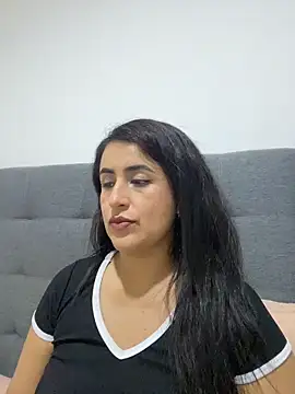 Snapshot of MADAMELUNAXXX chatting on 06-12-26, 03:27 MADAMELUNAXXX online show from 06-12-26, 03:27