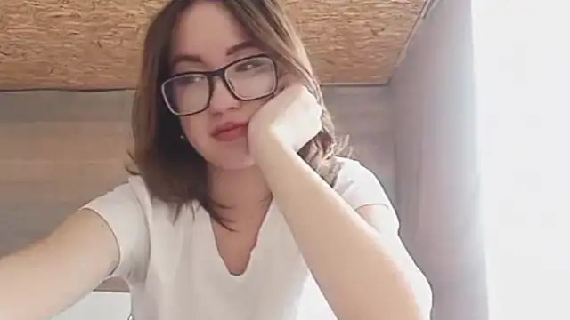 OliviaMoment online show from 05-30-26, 09:17