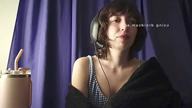 Snapshot of Julixta chatting on 06-10-26, 04:01 Julixta online show from 06-10-26, 04:01