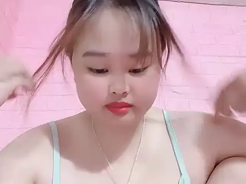 Snapshot of Nhungnhung679 chatting on 06-14-26, 06:10 Nhungnhung679 online show from 06-14-26, 06:10