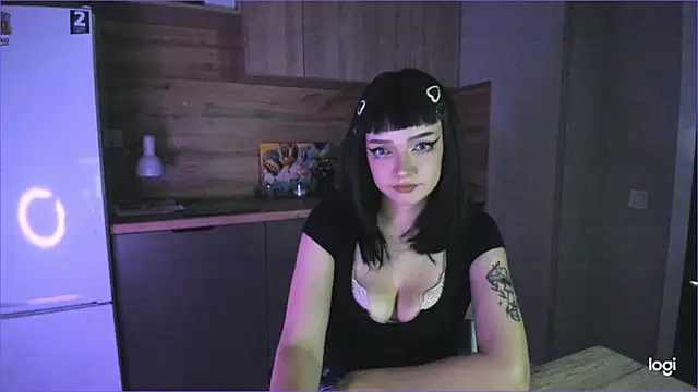Snapshot of kiki_dreamie chatting on 05-31-26, 06:09 kiki dreamie online show from 05-31-26, 06:09