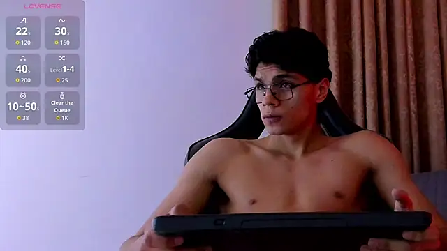 Ithan Hott online show from 06-21-26, 04:15