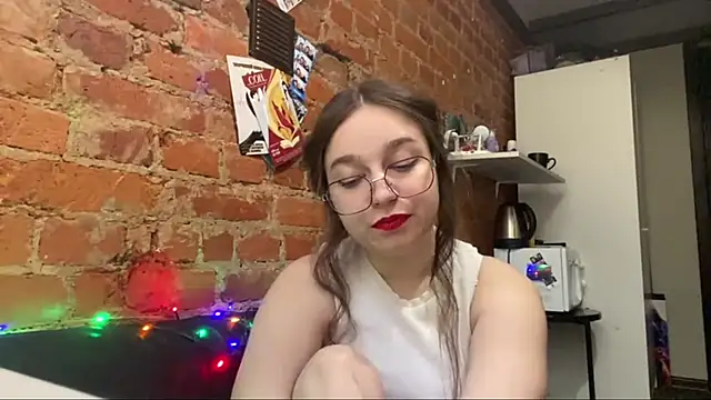 DaliLove online show from 05-31-26, 05:42