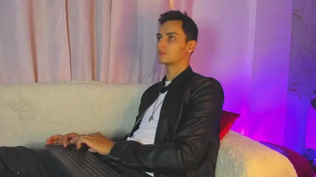 andrewevans46 online show from 06-20-26, 10:51
