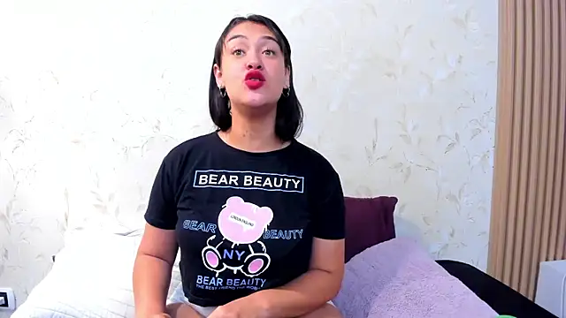 amberhanks online show from 07-28-26, 02:13