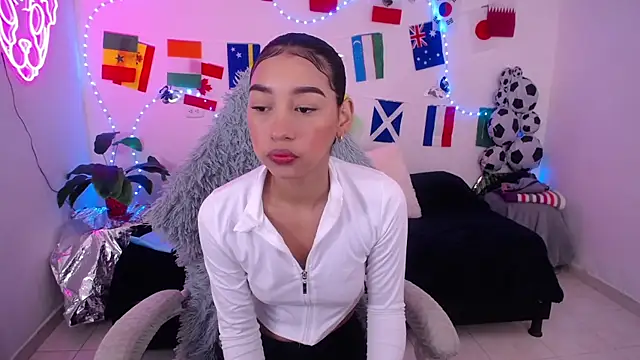 mia cute girl online show from 07-03-26, 12:11