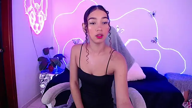 mia cute girl online show from 07-26-26, 12:12
