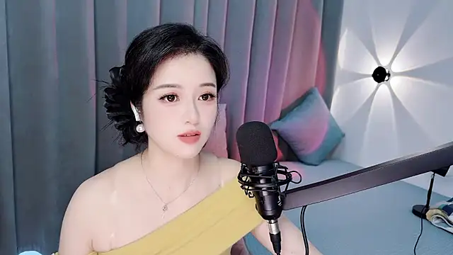 Momo-Wow online show from 07-17-26, 07:37