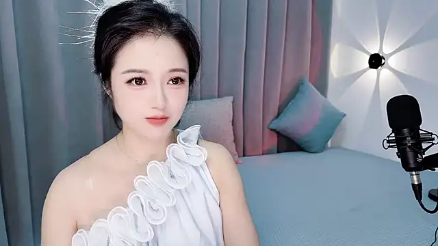 Momo-Wow online show from 07-21-26, 06:05