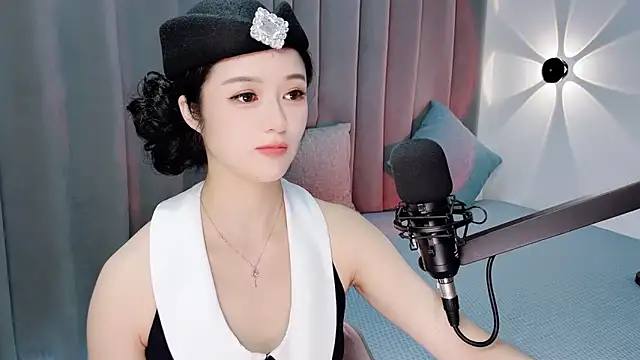 Momo-Wow online show from 07-26-26, 06:32