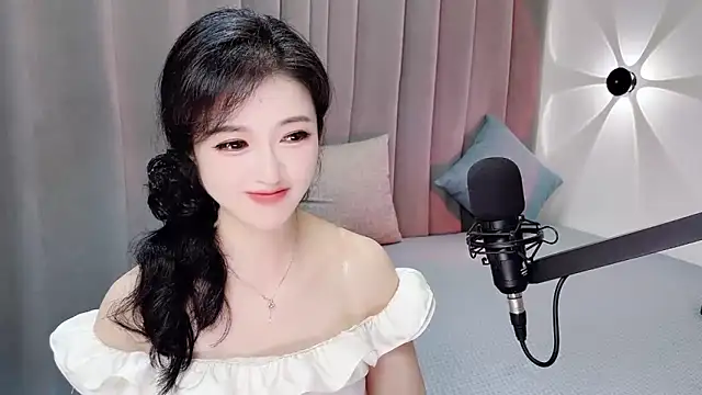 Momo-Wow online show from 07-28-26, 06:20