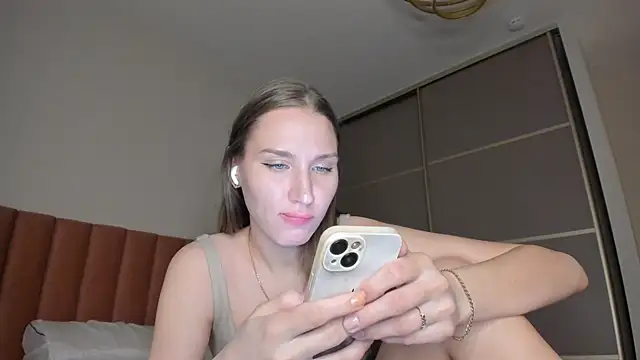 SofiClimbing online show from 03-05-25, 01:06