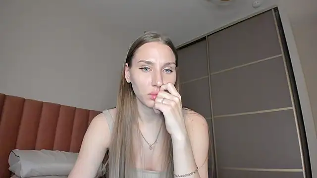 SofiClimbing online show from 03-07-25, 03:08