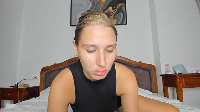 SofiClimbing online show from 10-11-25, 04:05