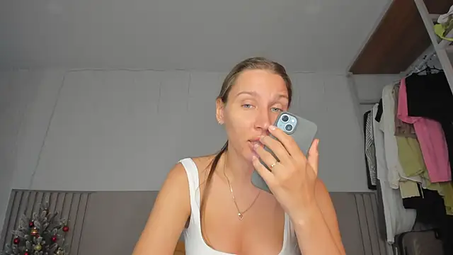 SofiClimbing online show from 01-12-26, 03:01