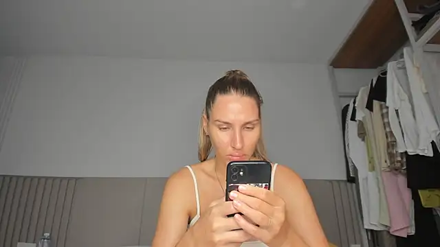 SofiClimbing online show from 03-08-26, 02:59