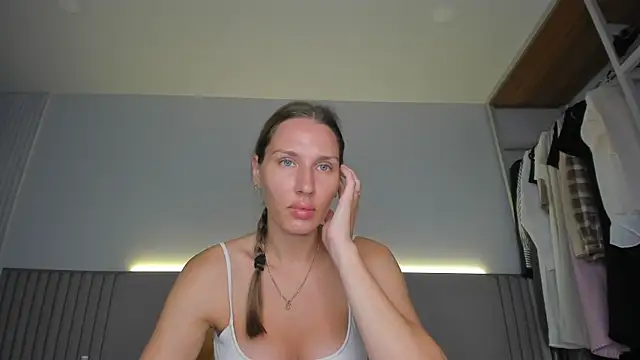 SofiClimbing online show from 03-09-26, 02:48