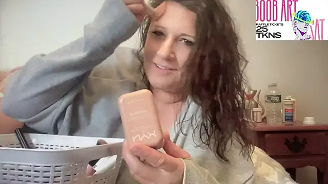 Snapshot of maddiliz chatting on 02-15-25, 05:30 maddiliz online show from 02-15-25, 05:30