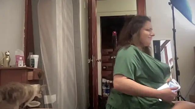 Snapshot of maddiliz chatting on 02-28-25, 03:15 maddiliz online show from 02-28-25, 03:15