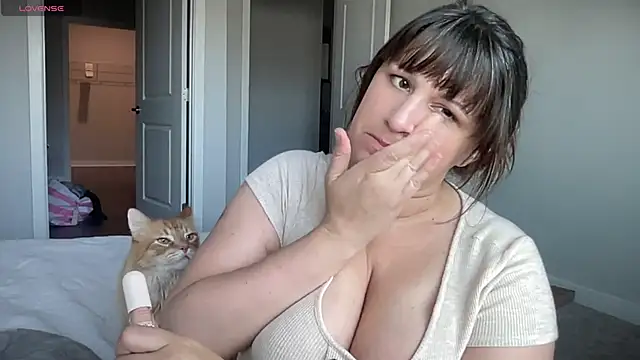 Snapshot of maddiliz chatting on 03-08-25, 04:28 maddiliz online show from 03-08-25, 04:28