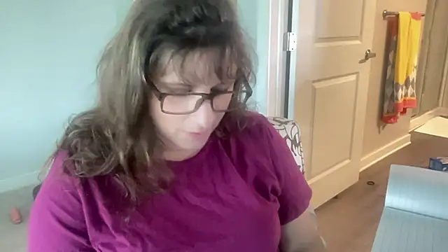 Snapshot of maddiliz chatting on 09-24-25, 04:43 maddiliz online show from 09-24-25, 04:43