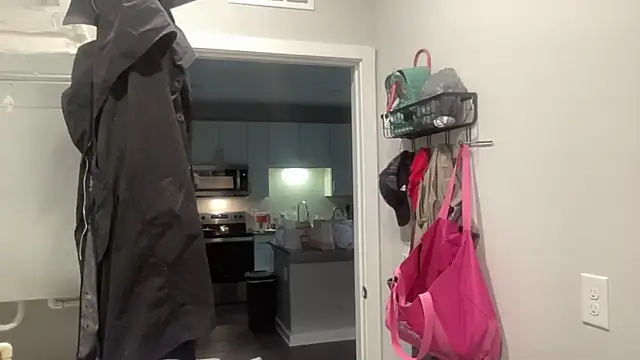 Snapshot of maddiliz chatting on 10-27-25, 05:06 maddiliz online show from 10-27-25, 05:06