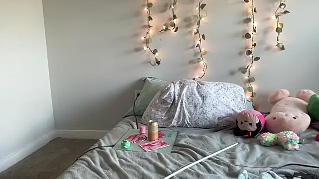 Snapshot of maddiliz chatting on 11-24-25, 06:40 maddiliz online show from 11-24-25, 06:40